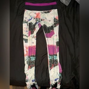 Lululemon pattern leggings